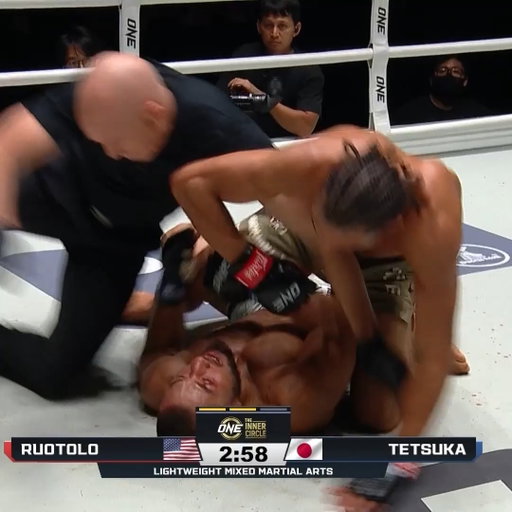 CRUSHING KO 🤯 Kade Ruotolo flattens Hiroyuki Tetsuka to improve to 4-0 in MMA! @ruotolobrothersjiujitsu 

Join The Inner Circle now for only USD9.99/month to catch live Superfan fights every Friday on live.onefc.com!
 
#TheInnerCircle | 🔴 LIVE NOW