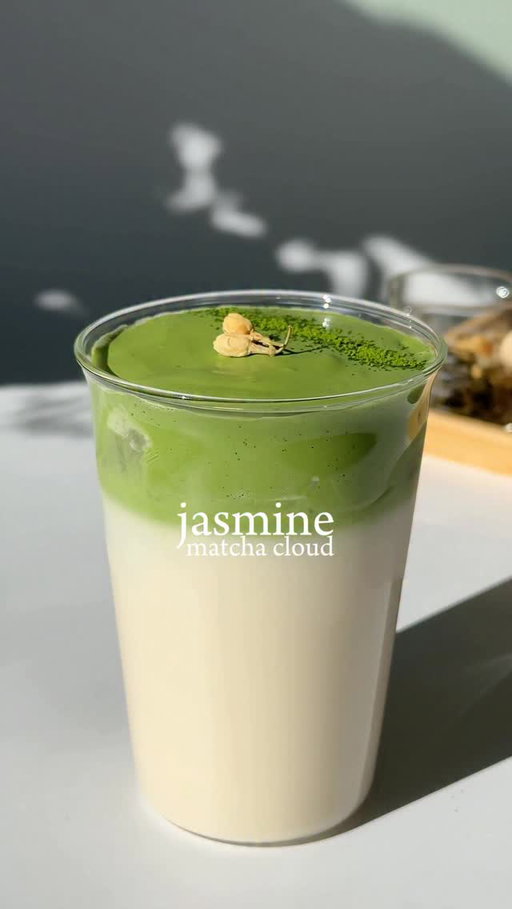 🥛🍵 jasmine matcha cloud

— 2tbsp Jasmine green tea (loose leaf) 
— 75ml hot water
— 1tbsp brown sugar
— 130ml milk
— 50ml heavy whipping cream
— 1.5tsp matcha

#homecafe #matcharecipes