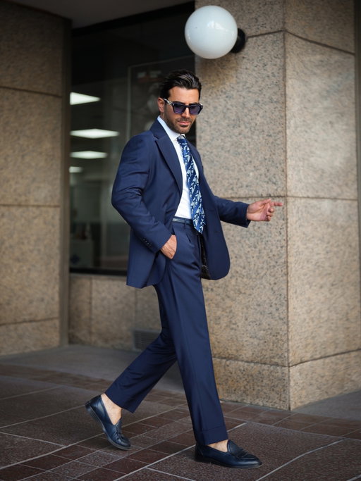 Crafted with a bespoke mindset.
Every detail, proportion, and fabric choice reflects our own vision of modern elegance now presented in a limited ready collection at @melikkamstore