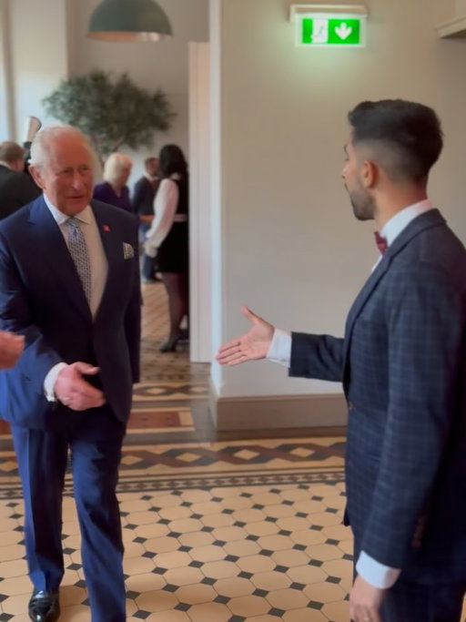 When your parents say video games won’t get you anywhere in life… & then you meet the King of England 😂

Was an honour presenting a @kingstrust award with @its_lucien & visiting Buckingham Palace 🤯