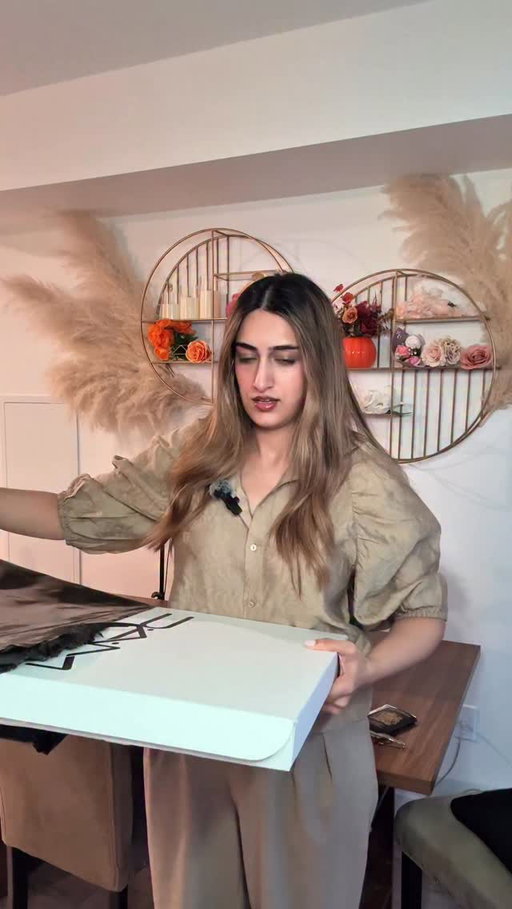 MAC sent over their remastered Studio Fix complexion collection 👀✨ 

Unboxing this collection I already know my makeup artist heart is excited 👀 From long-wear complexion products to colour correctors and sculpting essentials… this collection looks SO promising. @maccosmeticscanada @maccosmetics @macpro 

As a bridal makeup artist, I’m always looking for products that are going to last, photograph beautifully, and still look like skin — and these matte formulas might be IT.

Part 2 coming next where I try everything on my face, test the formulas properly, and show you exactly how I’d use each product 💄✨

Which product are you most excited to see first? 👀

#MACCosmetics #MACStudioFix #StudioFix #MACPartner #PRUnboxing MakeupArtist BridalMakeup ComplexionRoutine BeautyCreator SoftGlam FullGlam