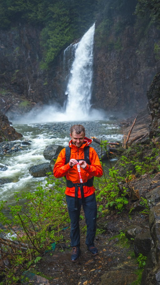 Rainy days are perfect for waterfall trails like this! The waterfalls are flowing at full power, and the forest just feels so much more alive.
Even on rainy hikes like this, you still have to come prepared with snacks though, and my go-to is @obertobeefjerky beef sticks. They’re easy to pack, easy to eat on the go, and they taste delicious. Plus each stick packs in 10g of protein for only 100 calories.

#ObertoGrassFed #ObertoAmbassador #sponsored