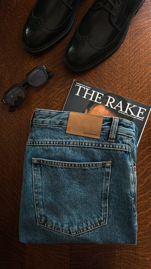 How to Fold Denim. 

#closetorganizer #howto #howtofold #closetorganization