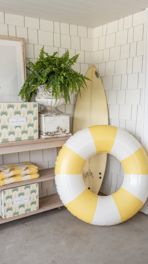 We like to get the most out of everything we make! 

Head over to @thejillybox to see Julia and Hallie talk about how The Scallop Beach Towel came to be ☀️