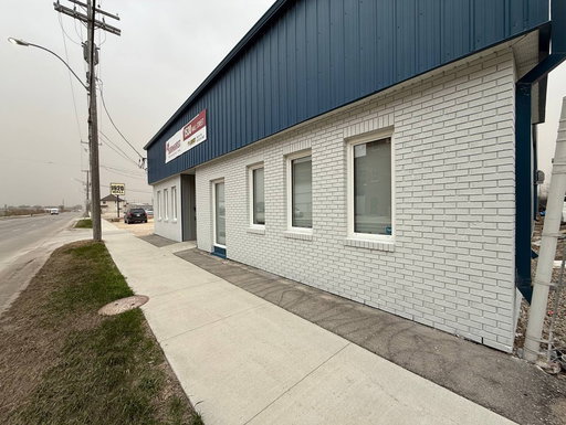 Check out the freshly repainted Bornhorst office 🙌Thanks for giving us the opportunity to refresh your building! @bornhorstmechanical 
#winnipeg #paint #local