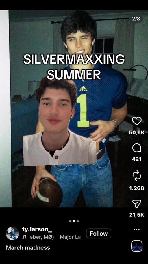 Silvermaxxing this summer 🤓🫰 #fashion #targetaudience #bracelet #mensfashion