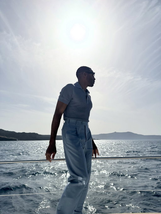 island tour, open water, unforgettable dinners and a crew I’d travel anywhere with. @canavescollection showed me Santorini and delivered in every way!