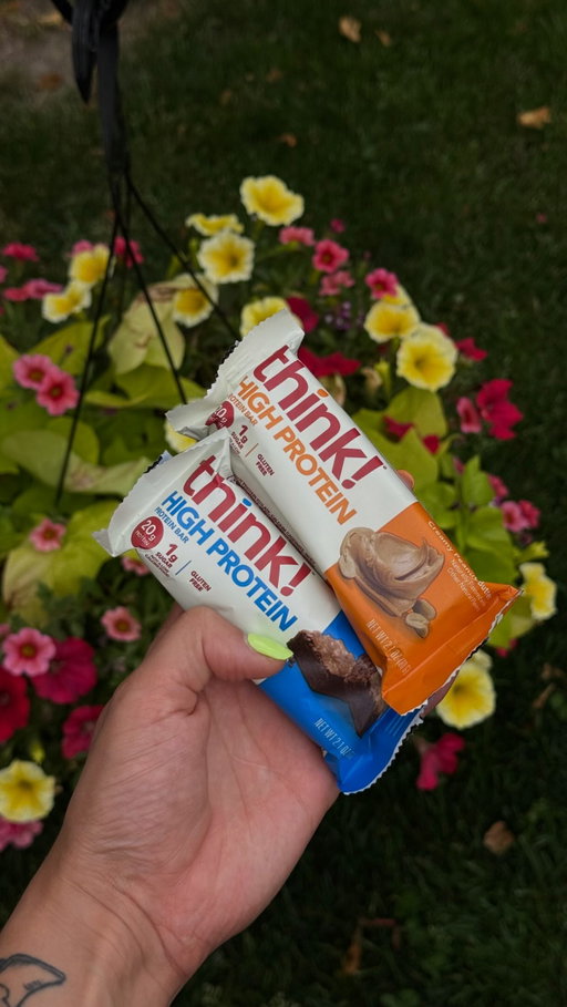 #thinkpartner Travel routine is complete with @thinkproducts High Protein Bars – filled with 20g of protein! My travel days are busy and I’m trying to keep my protein snacks simplified so I don’t even have to worry about stopping and grabbing something while I’m out! #dontthinkthink