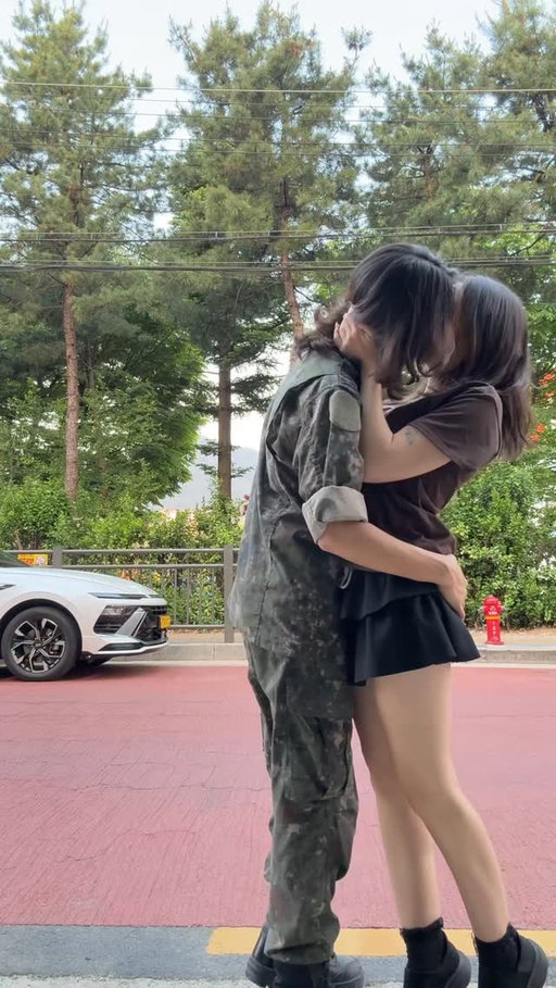 me choqué con este militar 👨🏻‍🏭🤪😍