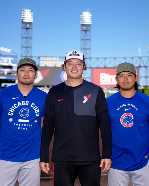 Some friends catching up 🤝🇯🇵