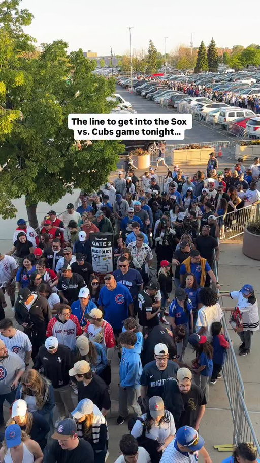 Every person in Chicago apparently had the same plan tonight @whitesox @cubs ⚾️

 #chicagobaseball #whitesox #chicagocubs #chicagosports