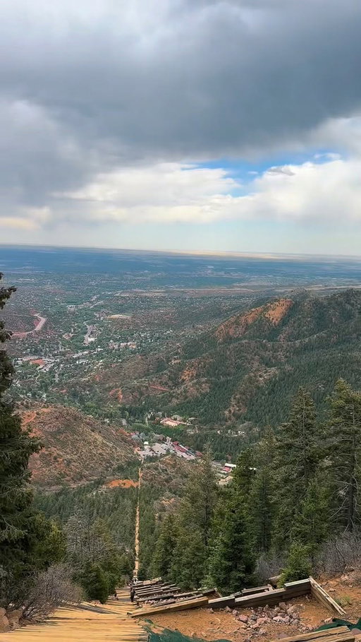 Challenging myself 🏔️ 🥾 #manitouincline #stairs #challenge #unplanned #ouch
