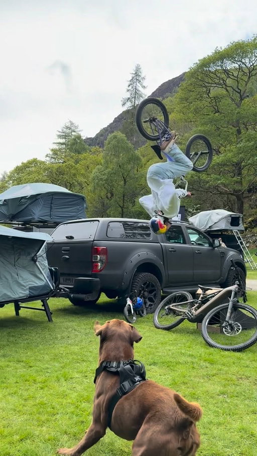 Having blast out here in Keswick with the @thule family 🫶

@familylifebythule
🚙 @leightonvans
