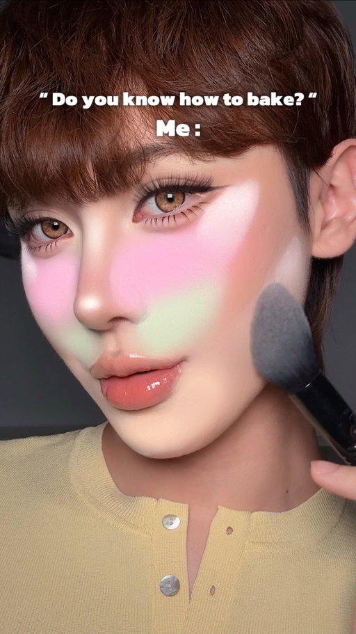 The only baking I know is this … 🤭💕 
✶ 𝗽𝗿𝗼𝗱𝘂𝗰𝘁𝘀 𝘂𝘀𝗲𝗱
@hudabeauty cherry blossom, peach pie, ube birthday & matcha milk cake setting powder ♥ 
#baking#hudabeauty#settingpowder