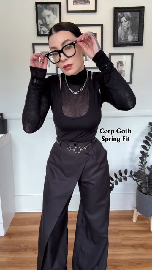 A Corp Goth Spring Fit, and shoulders covered for all the “Corp goth p0lice” out there 🤣🦇🖤
Maddy Top and Shrug from @marcellanyc *aff code JESSICA10 for % off*
Pants @batnorton 
Belt @babyturnsblue_paris 
Vegan Tabis @raboesyofficial 
Necklace @roc.paris 
Glasses @valleyeyewear