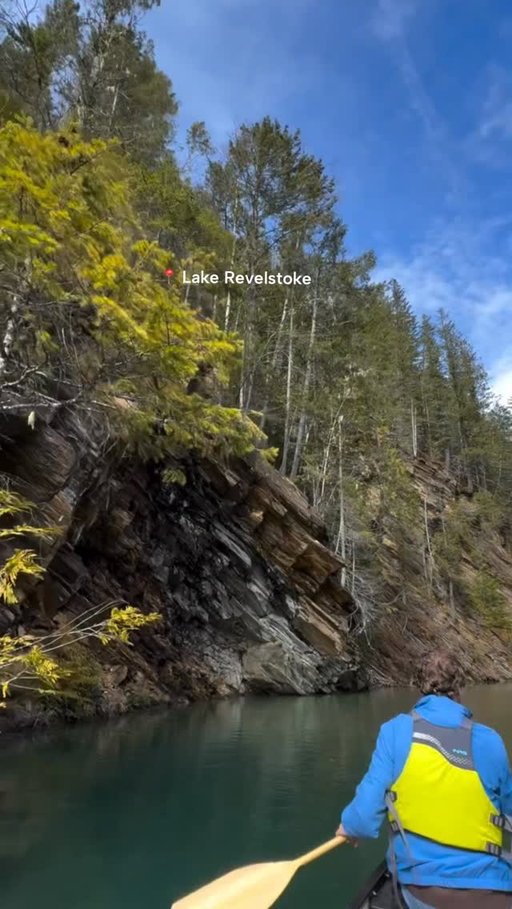 Springtime canoeing on Lake Revelstoke 🛶 
Surrounded by 360° mountain views, and a few hidden gems along the way, a perfect place to explore.

Credit: @revelstoke

It is imperative to stay safe when playing on or near water. Be prepared, wear a lifejacket or PFD (personal flotation device), don’t drink alcohol, and make sure you are familiar with your chosen activity. Respect any marine wildlife you may encounter, and keep your distance. Familiarize yourself with #LeaveNoTrace principles and @bcadvsmart is a great resource to help you get informed before heading outdoors.

#exploreBC #BirthplaceofAdventure