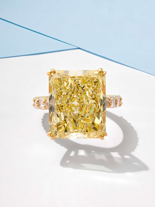 Sunlight, set in stone.

#RoyaldeVersailles #RdV #YellowDiamond #EngagementRing #FineJewellery #Yorkville