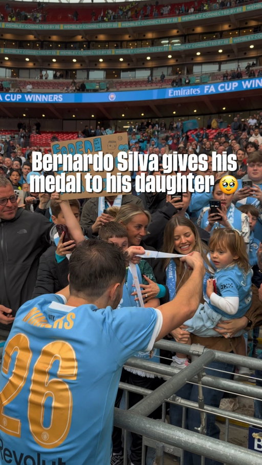 Wholesome scenes at full-time with @bernardocarvalhosilva’s family. 🥹