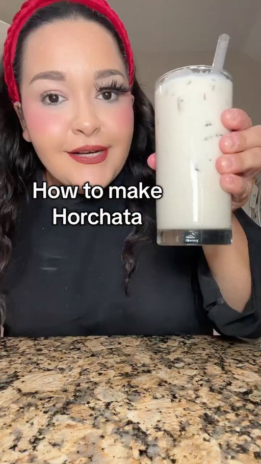 Easy Horchata Recipe 
#horchata #mexicandrinks #annettefreckles
@fiestaspices