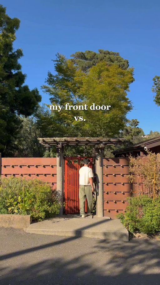 My little slice of midcentury heaven hidden behind an unassuming gate :) 

#midcentury #home #homedecor #interiordesign #nature