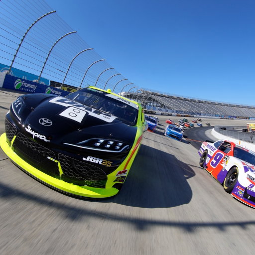 Hold the dots and scroll to make @brandonjonesrac drive towards the pace car. #teamtoyota