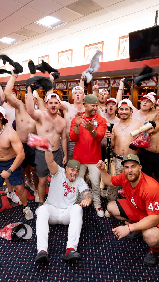 Bad day to be a shirt! Oli invited the Tarp Crew down to meet the team after today’s game ❤️