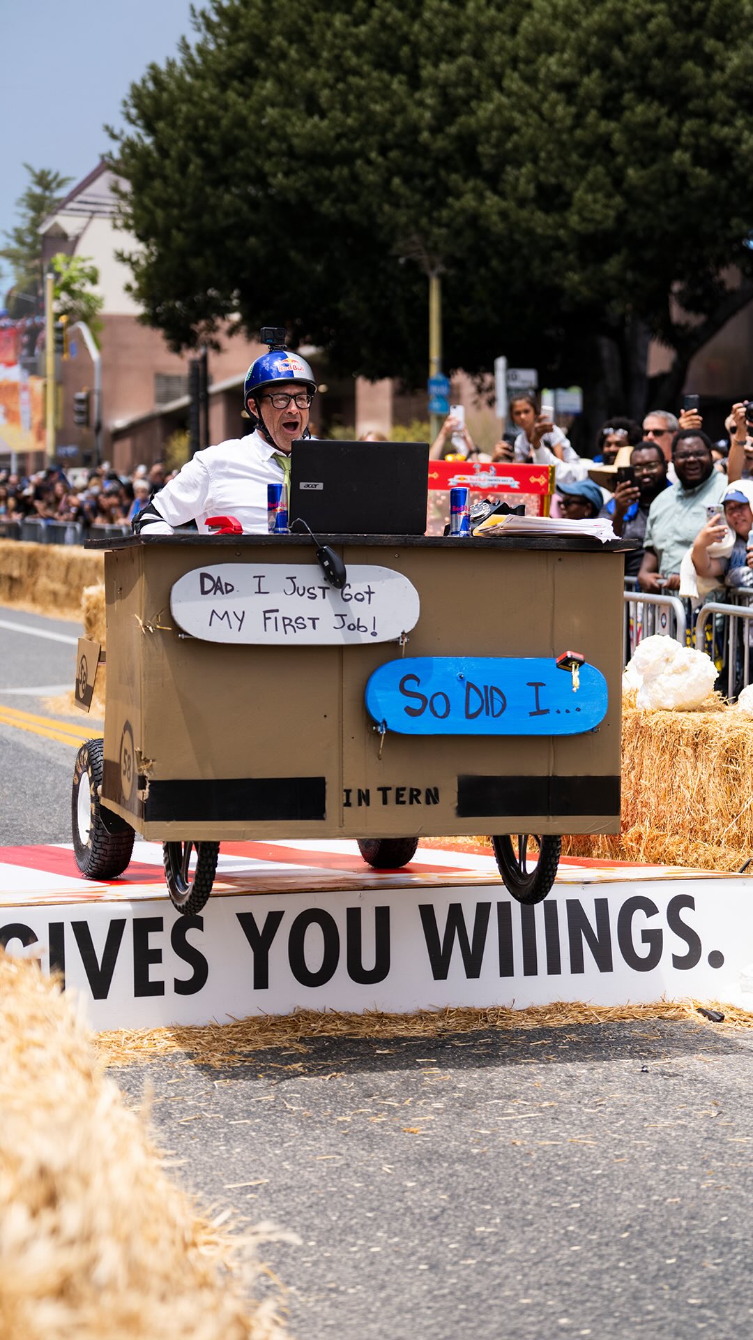 whoop there it is 🫢

🤝: @aaroncolton 
📍: Red Bull Soapbox Race LA
