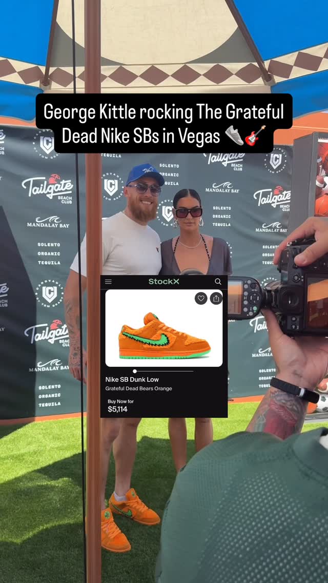 George Kittle pulled up rocking the “Grateful Dead Bears Orange” Nike SB Dunk Low’s to the @tailgatebeachclub in Las Vegas. 🔥👟

These shoes resell for $5k on stockx 👀

#shoes #sneakers #nike #nfl