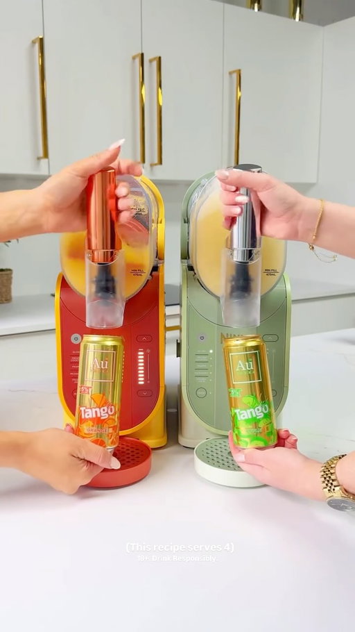 We’re making Au Vodka x Tango Slushi’s for our friends this Summer🤤🍏🍊 How GOOD do these look??🏆 

#AuTango