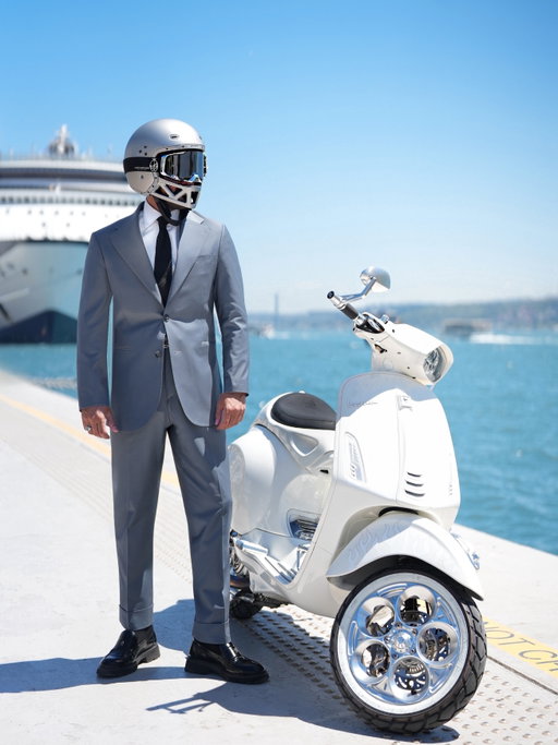 For some, it was just a ride.
For us, it was a gathering of people sharing the same spirit, style, and vision.

Classic lines, modern details, and the rhythm of the city coming together with my suit by @melikkamstore .
It was never only about motorcycles.

At The Distinguished @gentlemansride ,
what mattered was not only how you ride,
but the character and presence you carry with you. @dgristanbul