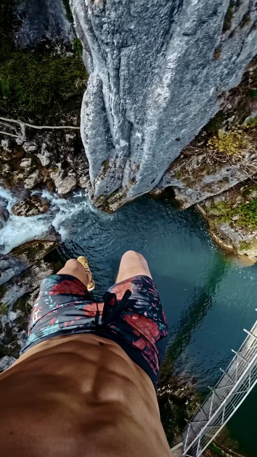Shooting a 360 with a 360° drone 🤙🏼
Unlocking new perspectives with @antigravity_global A1 🔓
🚁 @alexandre_fpv 
#cliffjumping #cliff #jump #adrenaline #nature