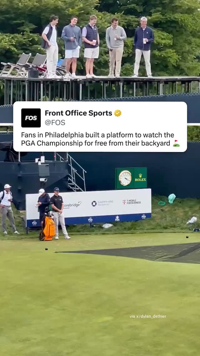 Neighbors at the PGA Championship built a platform in their backyard so they could watch the major at Aronimink Golf Club for free ⛳️⁠
⁠
(🎥 via @cbssports)