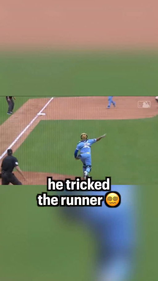 Bobby Witt Jr’s 10,000 IQ 🧠 #baseball #mlb #majorleaguebaseball #sports