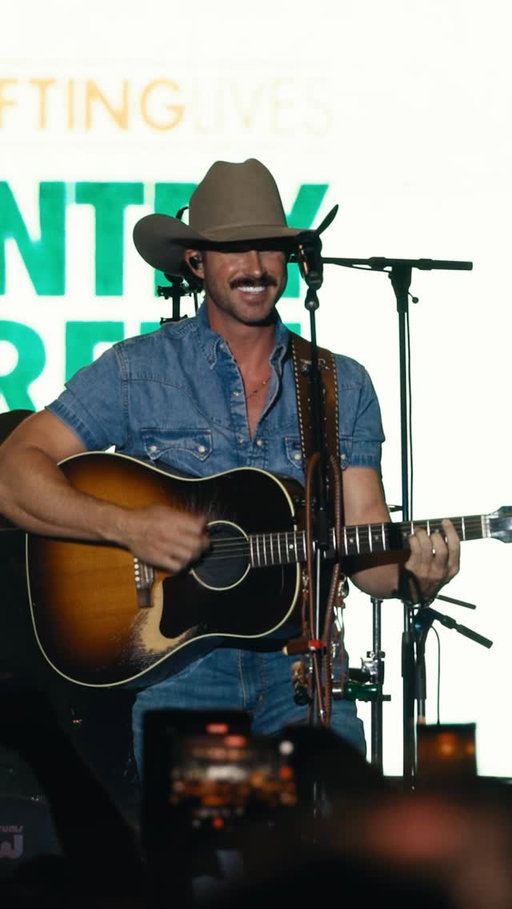 ACM Lifting Lives’ Country on the Green was a HIT! 🏌️‍♂️🤠 Thank you to everyone who came out to support during our tee-off and special Riley Green & Friends concert at @topgolflasvegas. ⛳️