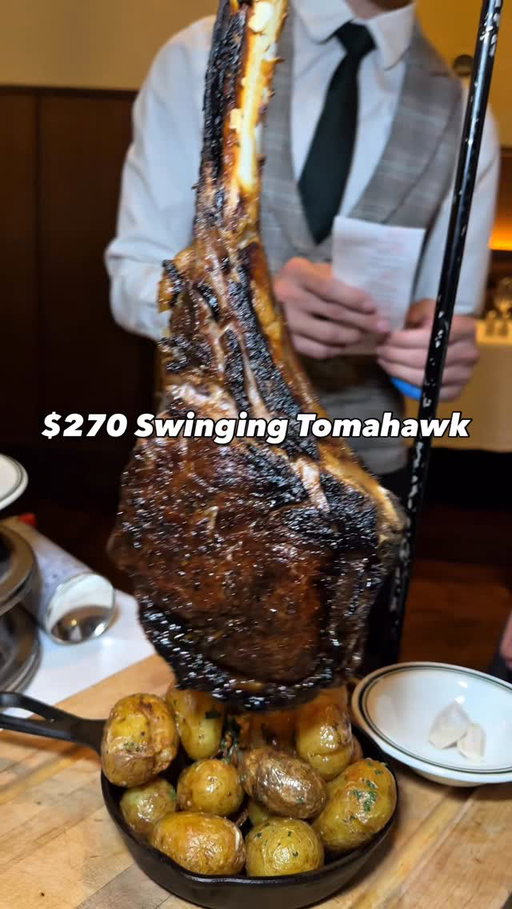 The Swinging Tomahawk Ribeye @smithwollensky in @grandcanalshoppes @venetianvegas is 44oz of beef bliss with a great tableside presentation for $270!