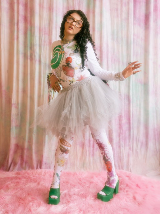 nyc’s most cvntiest masters grad 🍬🫧🪽💖💌 

shot by @wanderingcandid <3 wearing orchard jewelry n clothes with @lolfashiondump styling them….OBVIOUSLY