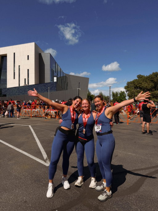 this time last year I was a couple weeks postpartum, in a diaper with not a single desire to run ever and yesterday I completed my first half marathon! I never thought i’d run more than a mile on a good day so having logged 327 miles for the year so far has been such an accomplishment for me. thanks to @hails_yeahhhhhhh for encouraging me to sign up, for @lizziekobar training with me and pep talking me through this whole experience and for @madieapshuck , @ryanpiperr_ , @narybarb , @billnary , @taylorrsievers margs, kayc and cole for coming out and cheering us on throughout the day! 🏃‍♀️ and everyone in my personal life and online who has been cheering for me, texting me, encouraging me on this random side quest this year. this was so hard to do but i’m so grateful for legs that allowed me to do it! excited to see what I can do next!! 
time: 2:11:48 10:04 min/mi 🏁
running fits @spanx 
I did my training through the @runna app and LOVED it. 
#halfmarathon #beginnerrunner