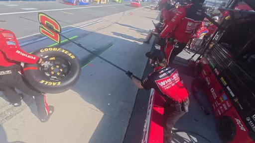 You want to see what coming in 5th and going out 1st ☝🏻looks like! My pit crew is a bunch of bad dudes and they are killing it, I truly love each and every one of them! Best on pit road! #dd #Nascar #putemonthedash #racelife #racing @jesselovejr @rcrracing @nascar @whelenmotorsports @m_experiment @pswan33