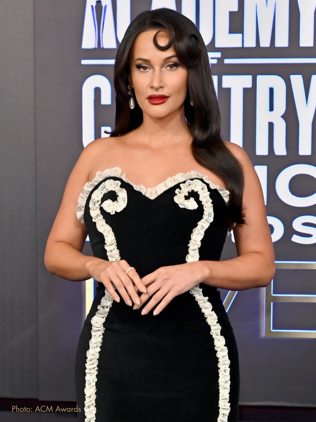 Country stars rocked the red carpet at the 2026 ACM Awards in Las Vegas! 🎲

—
photo credit @acmawards, @ianmunsick