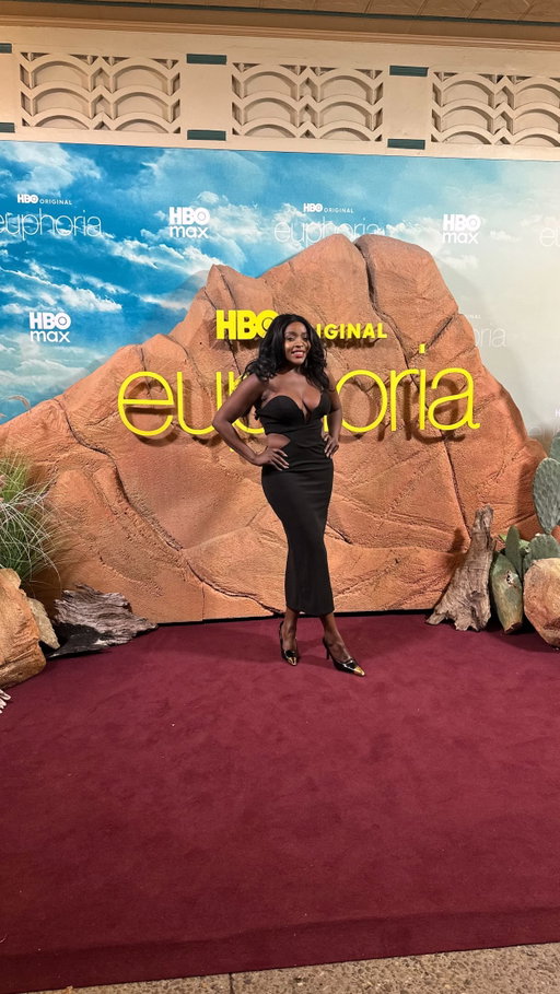 Just watched Season 3 Episode 6 and got to chat with a few people at the event 👀✨ Safe to say… everyone had THOUGHTS. Check out their reactions to the episode 🎥🔥 Watch Euphoria on HBO Max — you do not wanna miss this one 💋

#euphoriaseason3 #hbomax #episode TVRecap EntertainmentNews RedCarpet PopCulture #zendaya SydneySweeney JacobElordi SeriesReaction TikTokTV FYP ForYou WatchNow DramaSeries