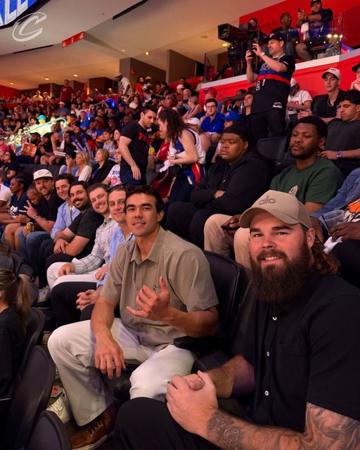 S/o to the @cleguardians for supporting us on the road (again 😉)! 

#GuardsBall | #LetEmKnow
