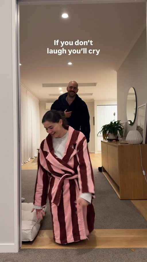 We were in the middle of filming content for an ad I have coming up and this moment happened 😂 

Sometimes I just absolutely lose it laughing thinking about how wild it is that I can’t just walk (without my prosthetic). Something that most of the population couldn’t imagine not being able to do, I genuinely can’t fathom being able to do it without a device.

We both absolutely lost it 😂😂😂

I’ve always taken the “you just gotta laugh” approach because honestly, it’s really not that deep.