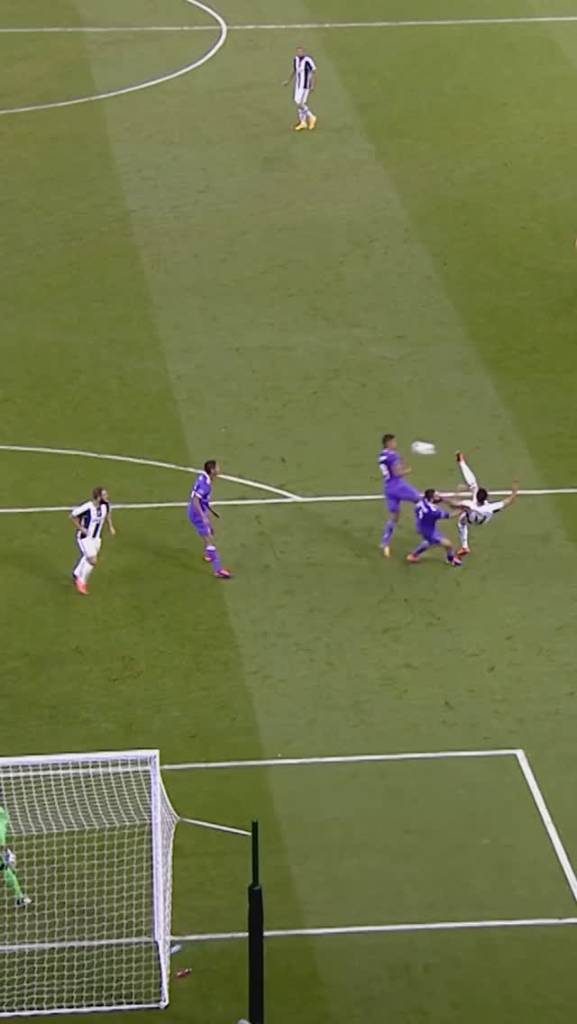 Imagine doing this in a Champions League final 😳