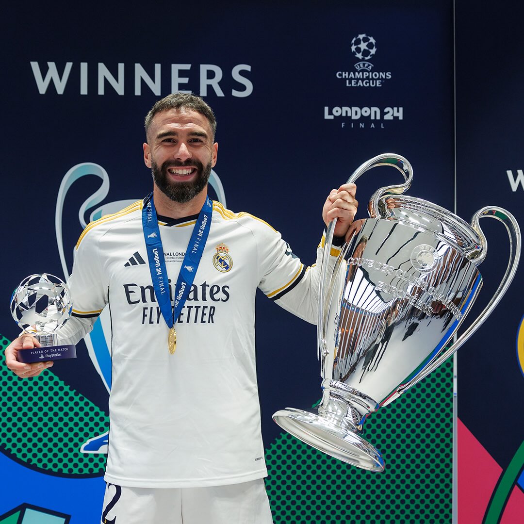 COMUNICADO OFICIAL: CARVAJAL
El Real Madrid C. F. y nuestro capitán @Dani.Carvajal.2 han acordado poner fin a una etapa maravillosa como jugador de nuestro club al término de la presente temporada.
El Real Madrid quiere mostrarle su agradecimiento y todo su cariño a una de las más grandes leyendas de nuestro club y del fútbol mundial.
Carvajal es uno de los cinco jugadores que a lo largo de toda la historia del fútbol han logrado ganar 6 Copas de Europa, y ha formado parte de un equipo que ha protagonizado una de las épocas más brillantes de nuestra historia.
Llegó al Real Madrid en el año 2002 y ha defendido nuestra camiseta durante 23 temporadas: 10 en la cantera y 13 en el primer equipo, con el que ha conseguido 27 títulos: 6 Copas de Europa, 6 Mundiales de Clubes, 5 Supercopas de Europa, 4 Ligas, 2 Copas del Rey y 4 Supercopas de España.
🔗 Comunicado completo: link en bio.
-
Real Madrid C.F. and our captain Dani Carvajal have agreed to bring an end to a wonderful chapter as a player of our club at the conclusion of the current season.
Real Madrid wishes to express its gratitude and affection to one of the greatest legends of our club and world football.
Carvajal is one of the five players in football history to have won 6 European Cups and has been part of a team that has experienced one of the brightest periods in our history.
He joined Real Madrid in 2002 and has represented our jersey for 23 seasons: 10 in the academy and 13 in the first team, with which he has achieved 27 titles: 6 European Cups, 6 Club World Cups, 5 European Super Cups, 4 La Liga titles, 2 Copa del Rey titles, and 4 Spanish Super Cups.
🔗 Full statement: link in bio.
#RealMadrid | #GraciasCarvajal