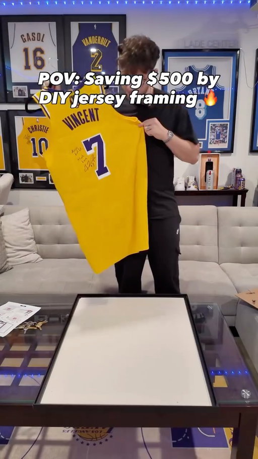 Adding another signed Lakers jersey to my collection 🫡

Send me a DM and I’ll send you the link to the frame 🤝
