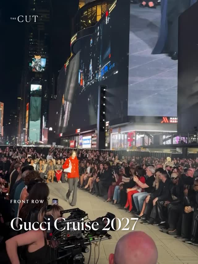 @GUCCI TIMES SQUARE TAKEOVER 🌃 On Saturday night, @demna staged the Gucci Cruise 2027 show in New York's chaotic tourism epicenter, where stars like @kimkardashian and @mariahcarey dotted the front row, @tombrady and @candiceswanepoel walked the runway, and influencers rode stationary bikes at the afterparty. Swipe through for highlights from the evening, then hit the link in bio for fashion critic @cathyhoryn's review of the collection. 

Videos by Jacob Ogden for The Cut