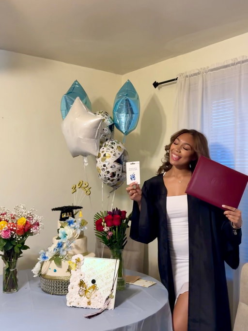 #ad sissy entering her post-grad main character era 🎓✨ so I got her Apple Gift Card 🤭 Lowkey the easiest gift ever because she can get exactly what she wants 💌  @walmart #GiftingMadeEasyForGrads
https://bit.ly/4m6RkXb