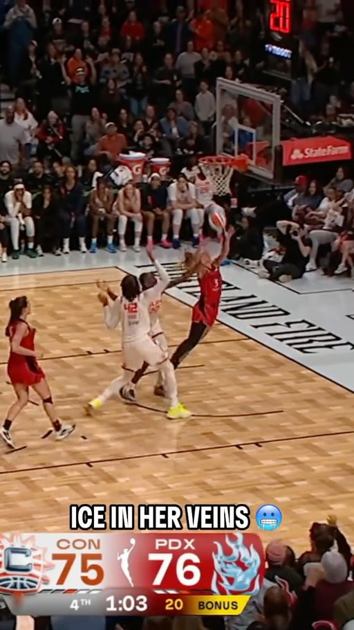 Sarah Ashlee Barker is CLUTCH. 

She gets the TUFF and-1 finish to give the @portlandfirewnba a 78-75 lead!

CON-PDX | League Pass
