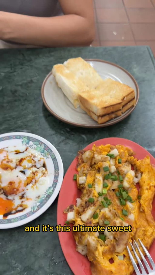 One of my favourite breakfasts in Singapore. Kaya toast, carrot cake, kopi. Had it three days in a row, no ragrets.