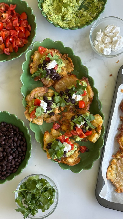 Got potatoes in the pantry? 🥔🌮

Turn them into my 5-ingredient Smash Potato Tacos! Crispy golden potatoes become the taco shell, then load them up with your favourite fillings. I kept mine simple and budget-friendly with avocado, cherry tomatoes, black beans, and vegan feta.

👉 Comment “TACO” and I’ll DM you the recipe, or grab it via the link in my bio!

#smashedpotatoes #easyrecipes #taco #smashedpotatotacos #crispypotatoes